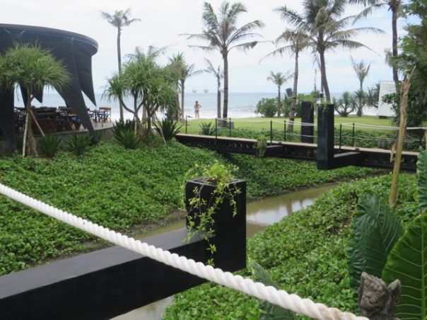 The restaurant and screening area are on the right.