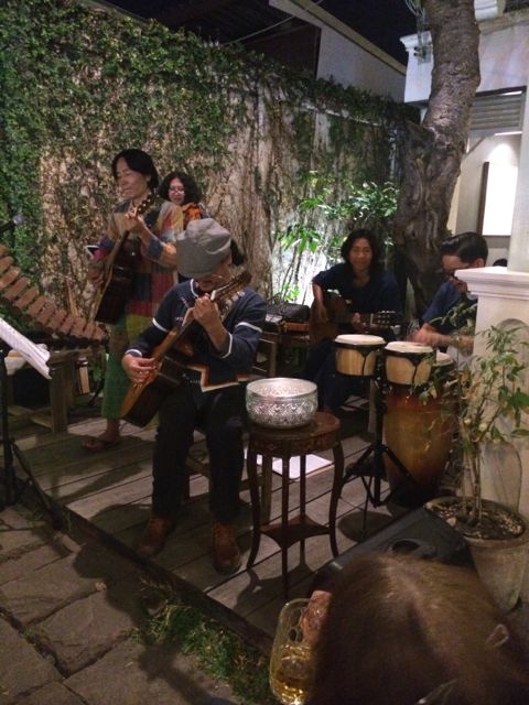 Thai band, Sunday Market