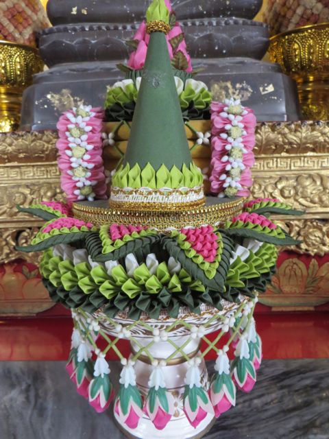 I can't grasp that these are all made from vegetables and fruits and flowers.  Gorgeous!