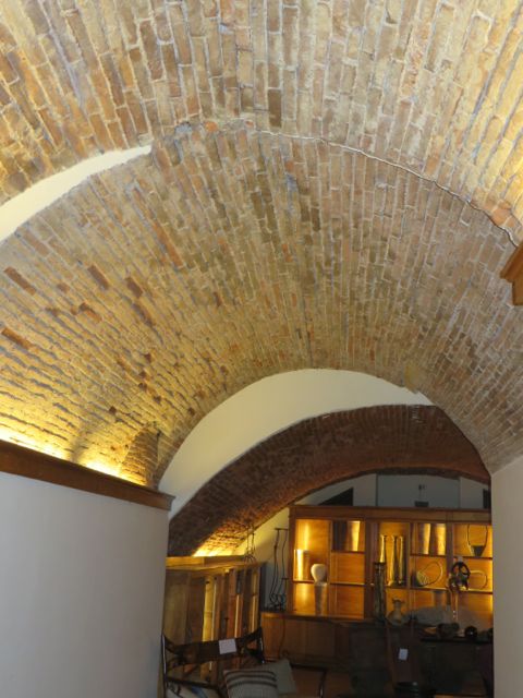 I just loved the ceiling in this store.