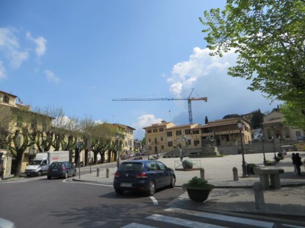 This is the square where the bus lets you off in Fiesole.  Not a great pic, but really very pretty.