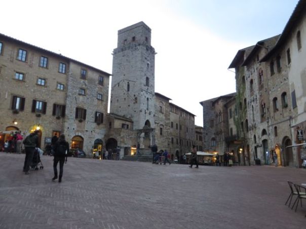 The main piazza in SG