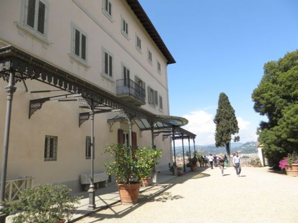 One day I took a walk, and I happened upon Villa Bardini, a restored 16th C villa with gardens that are second in Florence to only the Boboli Gardens. 