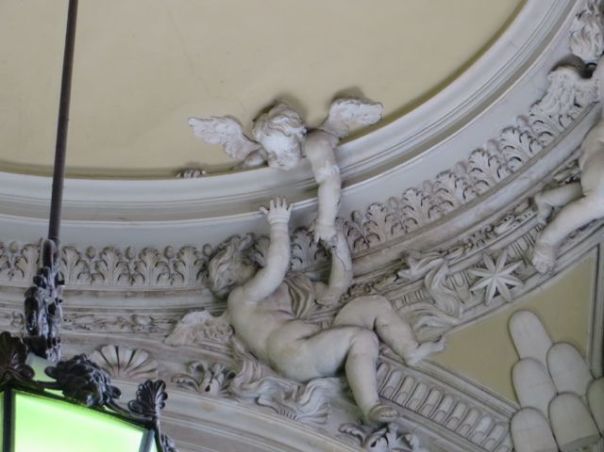 Loved this detail of cupid helping his brothers...